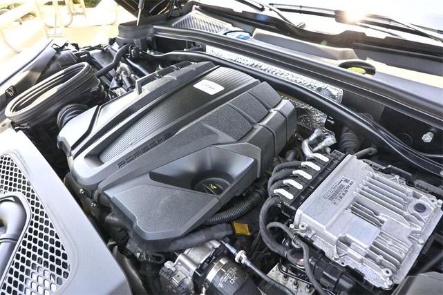 Photo of 2020 Jet Black Metallic Porsche Macan