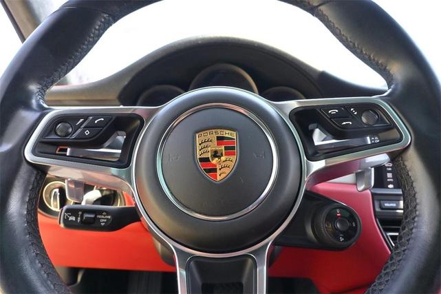 Photo of 2020 Jet Black Metallic Porsche Macan