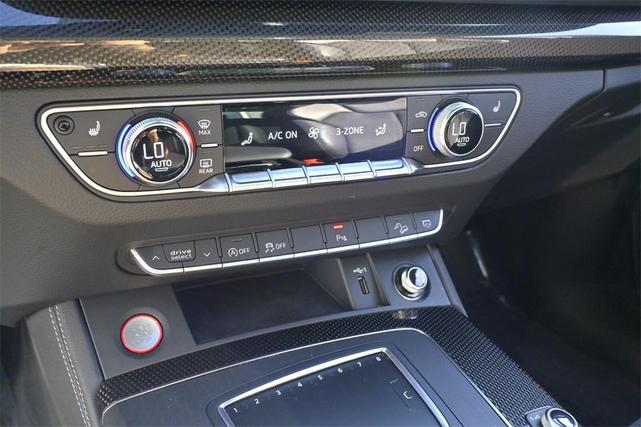 Photo of 2020 Black Metallic Audi SQ5
