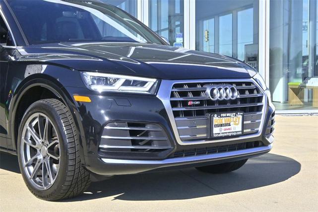 Photo of 2020 Black Metallic Audi SQ5