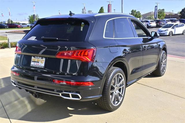 Photo of 2020 Black Metallic Audi SQ5