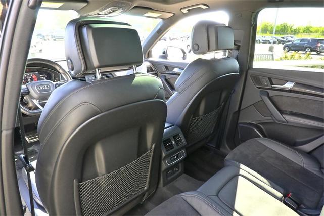 Photo of 2020 Black Metallic Audi SQ5