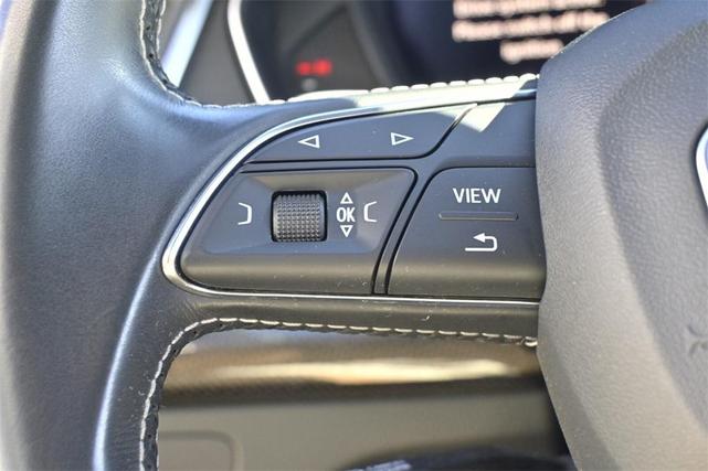 Photo of 2020 Black Metallic Audi SQ5