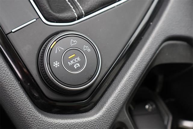 Photo of 2024 Deep Black Volkswagen Taos
