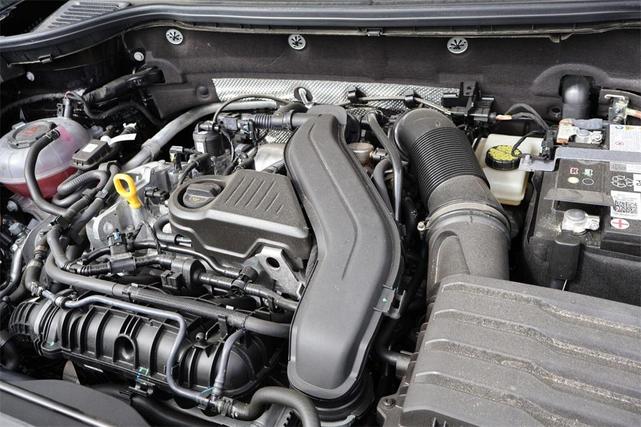 Photo of 2024 Deep Black Volkswagen Taos