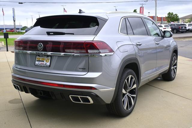 Photo of 2025 Silver Mist Metallic Volkswagen Atlas Cross Sport