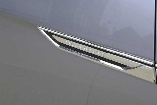 Photo of 2025 Silver Mist Metallic Volkswagen Atlas Cross Sport