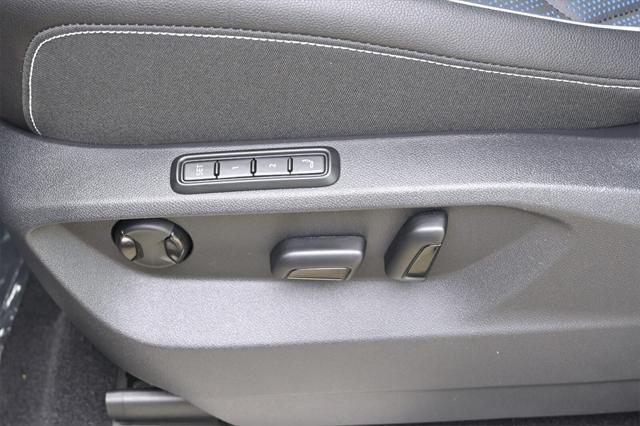 Photo of 2025 Silver Mist Metallic Volkswagen Atlas Cross Sport