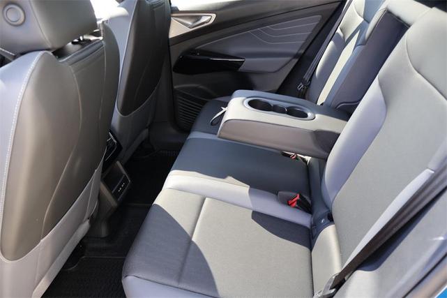 Photo of 2025 mountain lake blue metallic Volkswagen ID.4