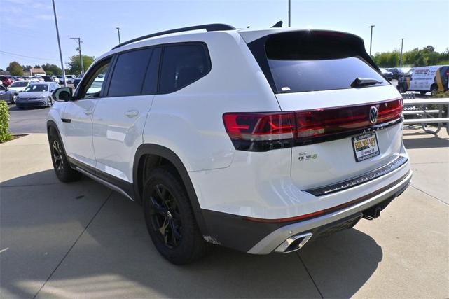 Photo of 2025 Pure White Volkswagen Atlas