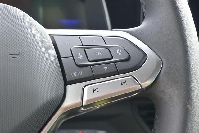 Photo of 2025 Platinum Gray Metallic Volkswagen Jetta
