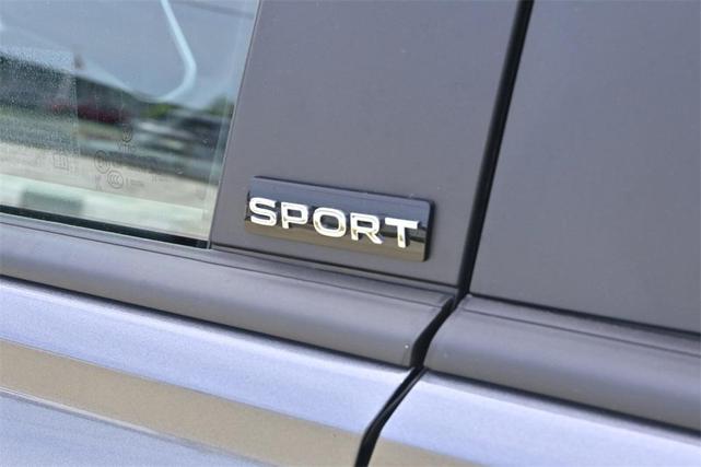 Photo of 2025 Platinum Gray Metallic Volkswagen Jetta