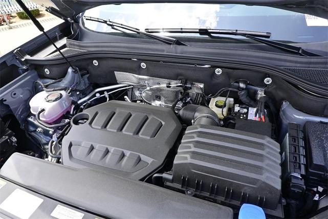 Photo of 2025 Pure Gray Volkswagen Atlas