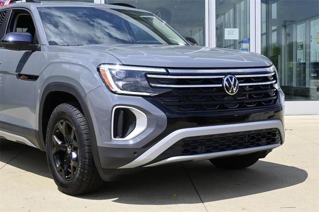 Photo of 2025 Pure Gray Volkswagen Atlas
