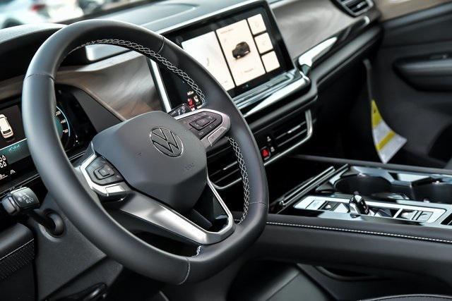 Photo of 2025 Platinum Gray Metallic Volkswagen Atlas
