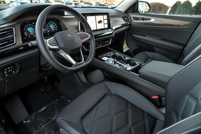 Photo of 2025 Platinum Gray Metallic Volkswagen Atlas