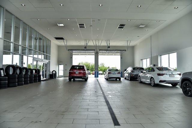 Photo of 2025 Platinum Gray Metallic Volkswagen Atlas