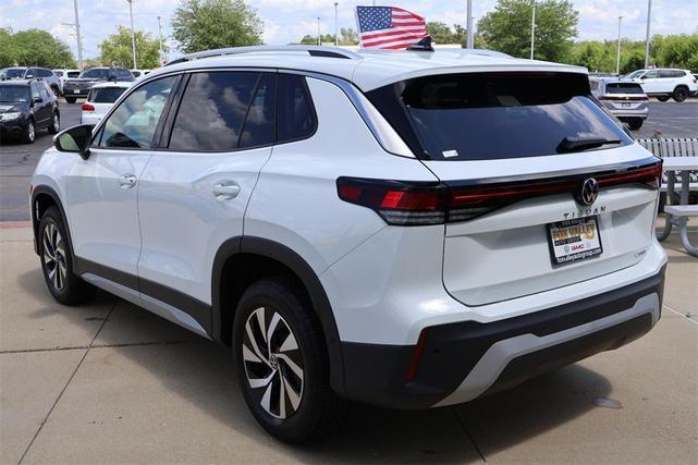 Photo of 2025 Pure White Volkswagen Tiguan