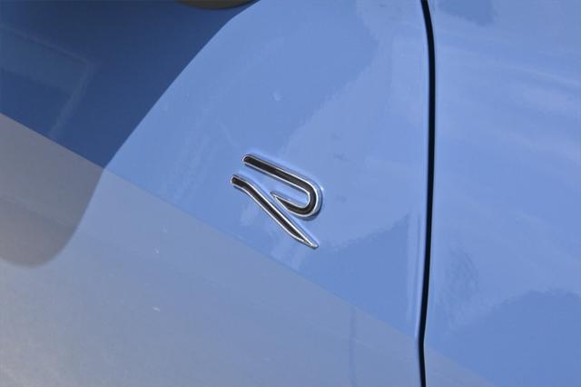 Photo of 2025 Monterey Blue w/Deep Black Roof Volkswagen Tiguan