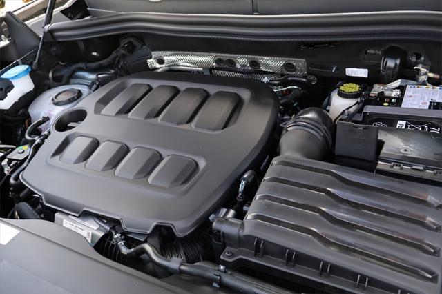Photo of 2025 Platinum Gray Metallic Volkswagen Tiguan