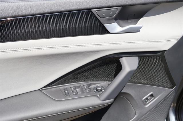 Photo of 2025 Platinum Gray Metallic Volkswagen Tiguan