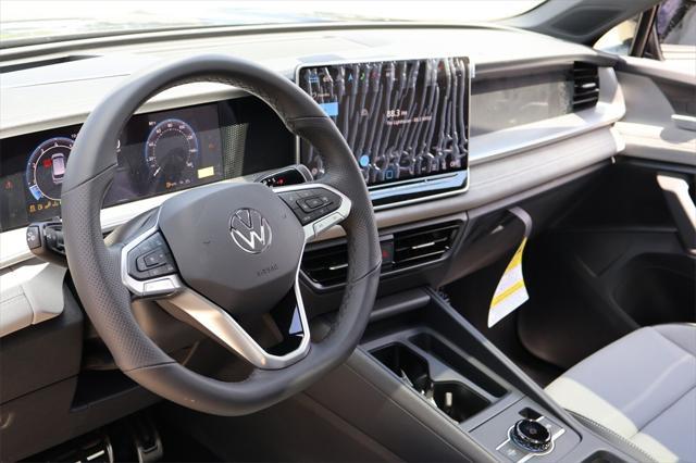 Photo of 2025 Platinum Gray Metallic Volkswagen Tiguan