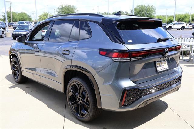 Photo of 2025 Platinum Gray Metallic Volkswagen Tiguan