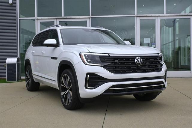 Photo of 2025 Opal White Pearl Volkswagen Atlas