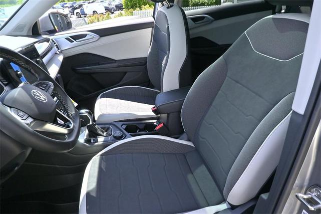 Photo of 2025 Pyrite Silver Metallic Volkswagen Taos