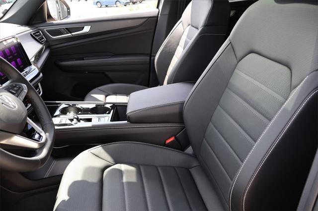 Photo of 2025 Pure Gray Volkswagen Atlas Cross Sport