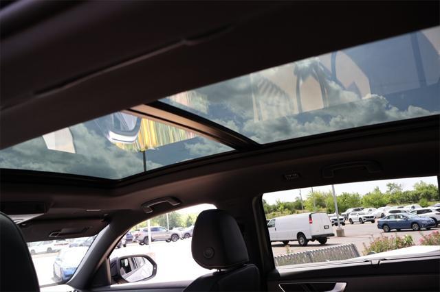 Photo of 2025 Pure Gray Volkswagen Atlas Cross Sport