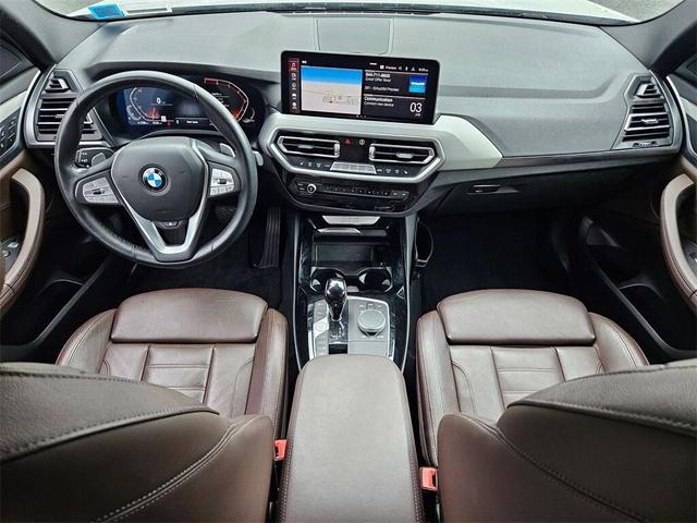 Photo of 2022 Mineral White Metallic BMW X3