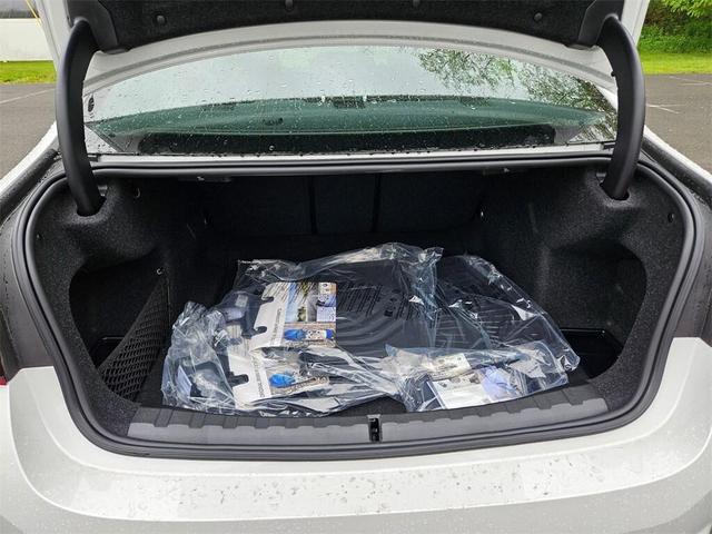 Photo of 2025 Mineral White Metallic BMW 330