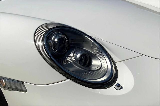 Photo of 2010 Carrara White Porsche 911