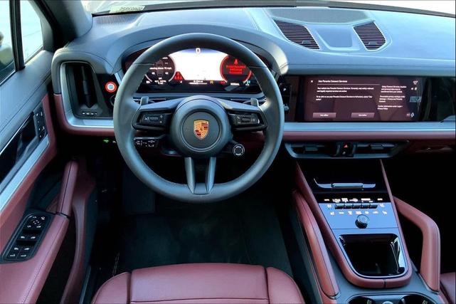 Photo of 2025 Gray Porsche Cayenne