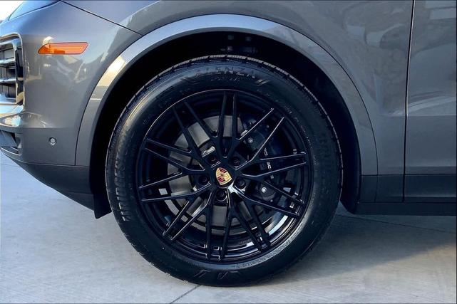 Photo of 2025 Gray Porsche Cayenne