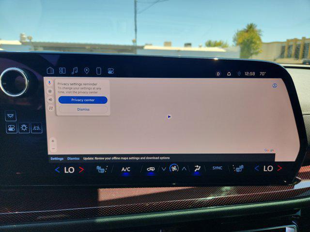 Photo of 2024 Summit White Chevrolet Traverse