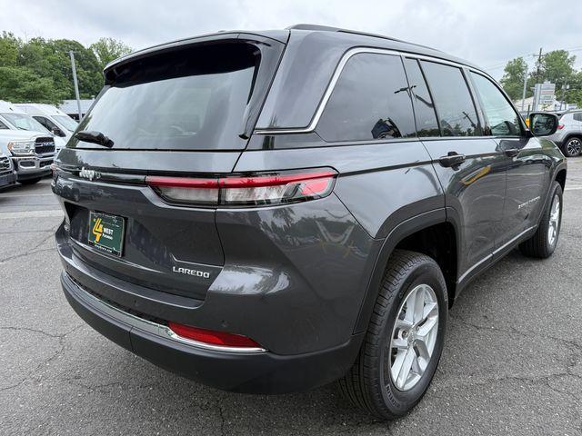 Photo of 2025 Metallic Jeep Grand Cherokee