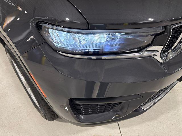 Photo of 2025 Metallic Jeep Grand Cherokee