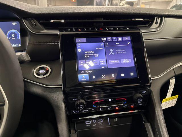 Photo of 2025 Metallic Jeep Grand Cherokee
