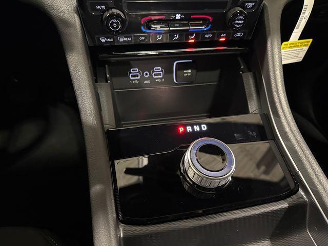 Photo of 2025 Metallic Jeep Grand Cherokee