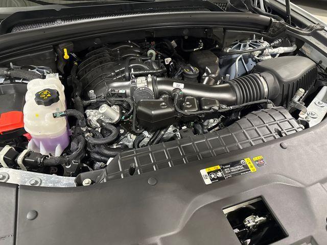 Photo of 2025 Bright White Clearcoat Jeep Grand Cherokee