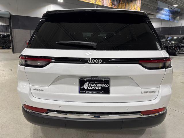 Photo of 2025 Bright White Clearcoat Jeep Grand Cherokee