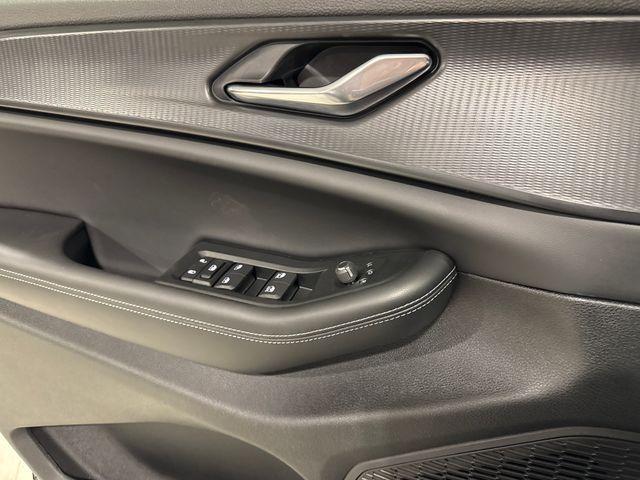 Photo of 2025 Bright White Clearcoat Jeep Grand Cherokee