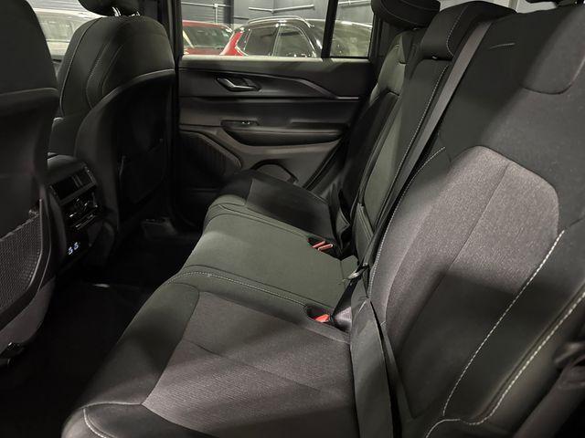 Photo of 2025 Bright White Clearcoat Jeep Grand Cherokee