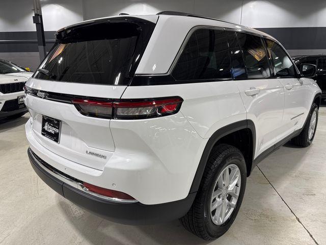 Photo of 2025 Bright White Clearcoat Jeep Grand Cherokee