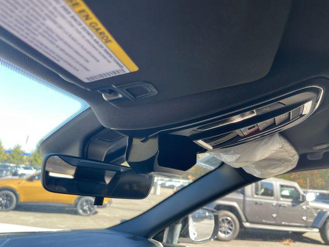 Photo of 2025 Bright White Clearcoat Jeep Grand Cherokee