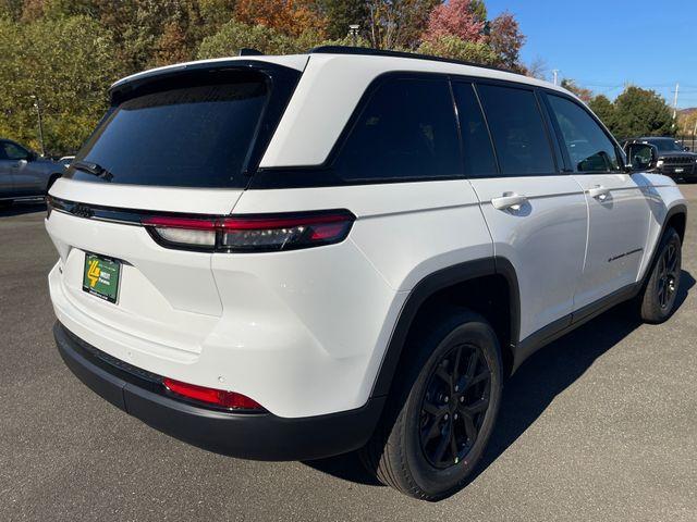 Photo of 2025 Bright White Clearcoat Jeep Grand Cherokee