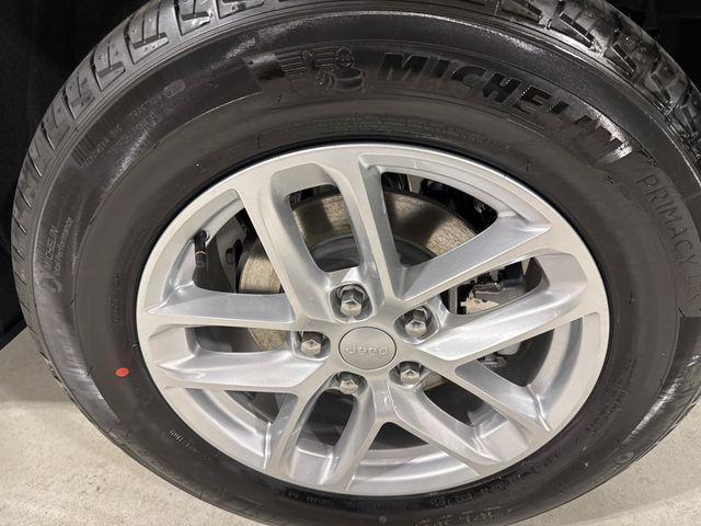 Photo of 2025 Diamond Black Jeep Grand Cherokee