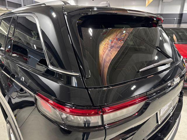 Photo of 2025 Diamond Black Jeep Grand Cherokee